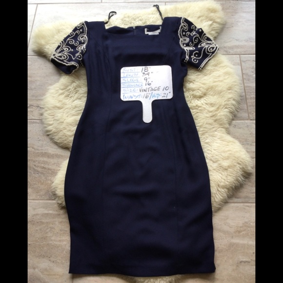 Vintage 1980’s Pearl Sleeved Dress.   B10 - Picture 14 of 16